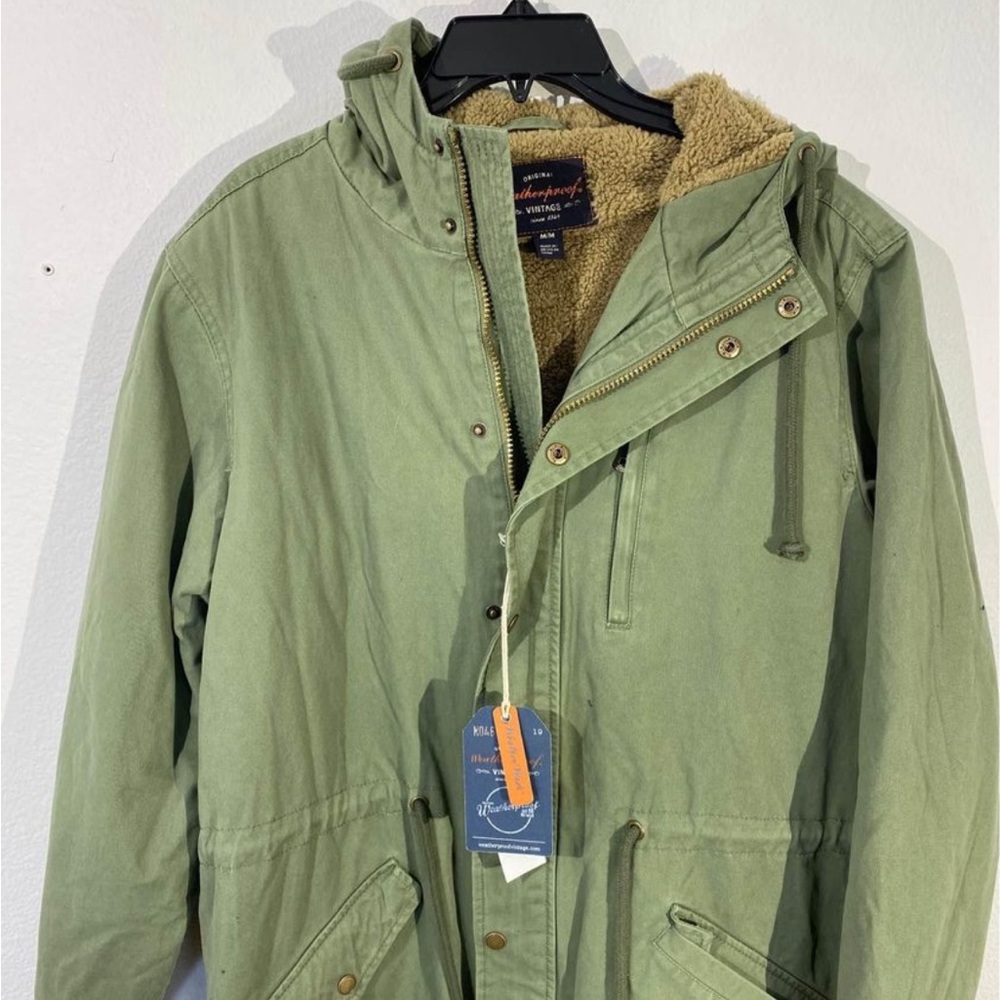 NWT Weatherproof Vintage Mens parka with Sherpa hood. Size medium
LAST ONE LEFT